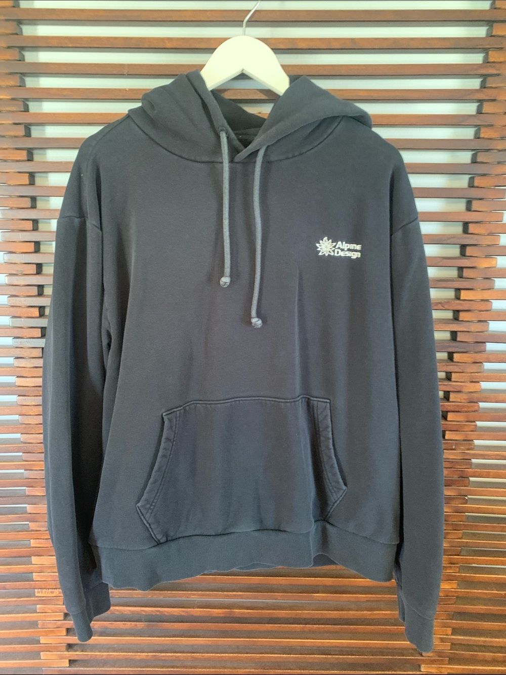 🎉NEW LISTING!🎉Alpine Design Black Pullover Hoodie with Small Logo